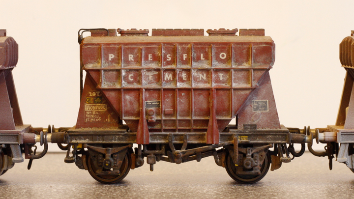 Presflow cement wagon. EM. Airfix kit.