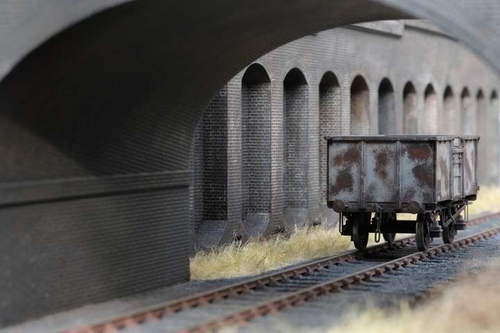 16T mineral wagon under the bridge