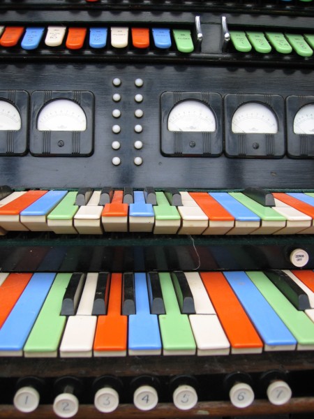Photo of the Her Majesty's Light Console - close-up of manual keys
