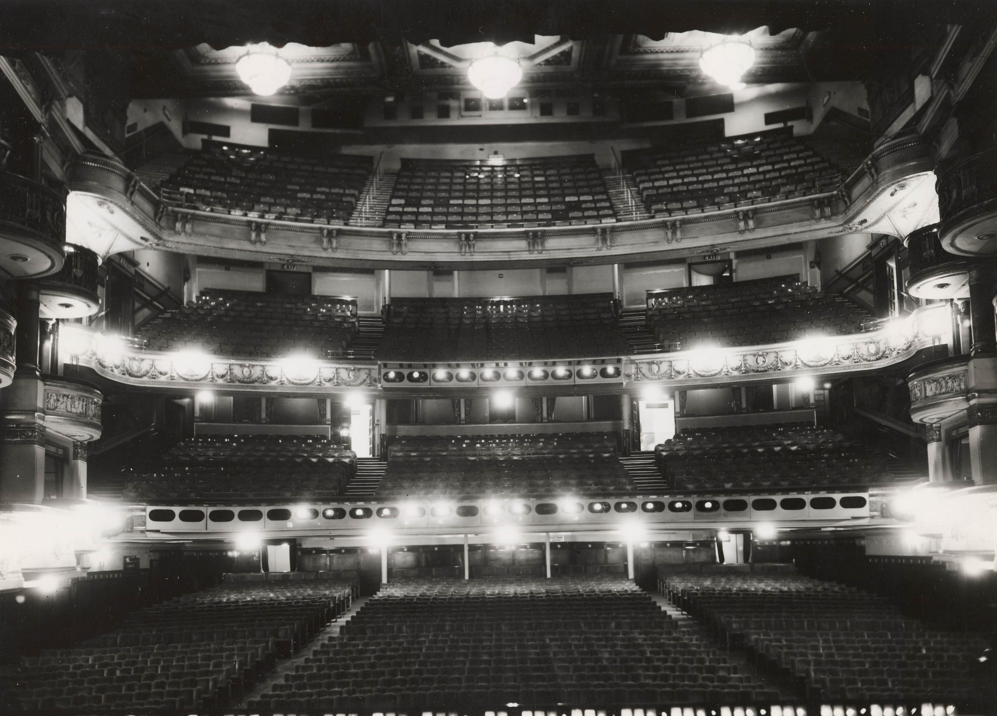 FoH lighting rig, including disappearing floats